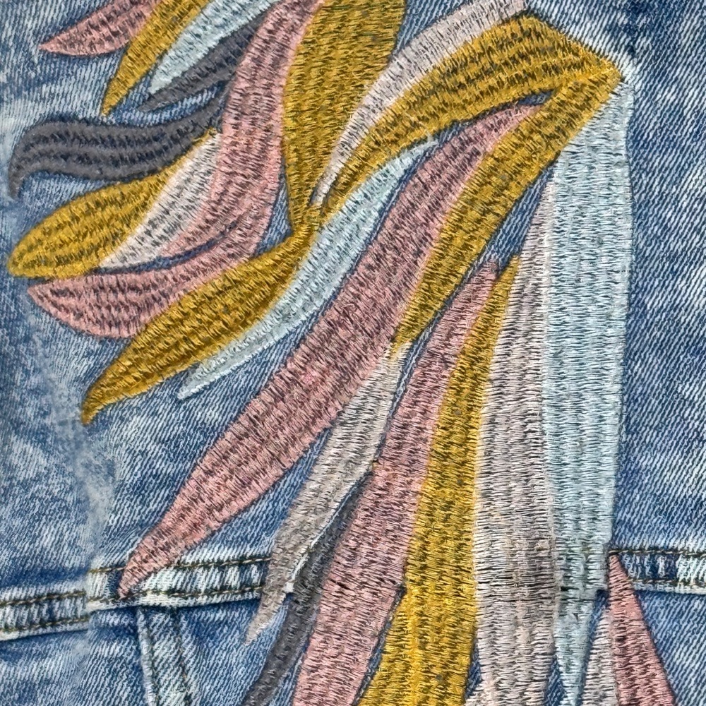 Austin Landing Cropped Denim Jacket Embroidered Wings Medium Boho Western - Picture 8 of 8